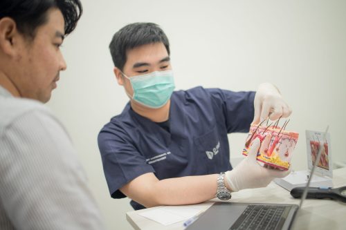 เปรียบเทียบเทคโนโลยีการรักษาหลุมสิวที่ DSK D-Skin Clinic: Fractora, Infini, Picosecond Laser เลเซอร์ชนิดไหนดีกว่ากัน?